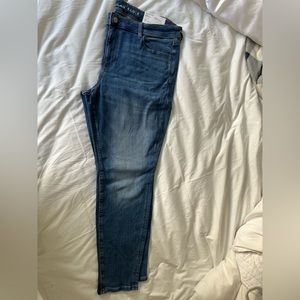 American Eagle Next Level Stretch Jeggings Sz 18. SHORT